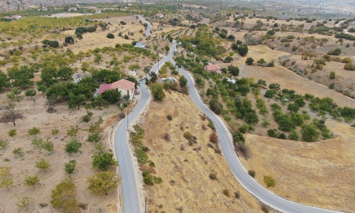 BÜYÜKŞEHİR, KOCAÖZÜ MAHALLESİ’NİN YOLLARINI BAKIMA ALDI