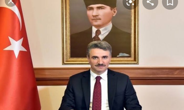 VALİ AYDIN BARUŞ’UN 24 KASIM ÖĞRETMENLER GÜNÜ KUTLAMA MESAJLARI