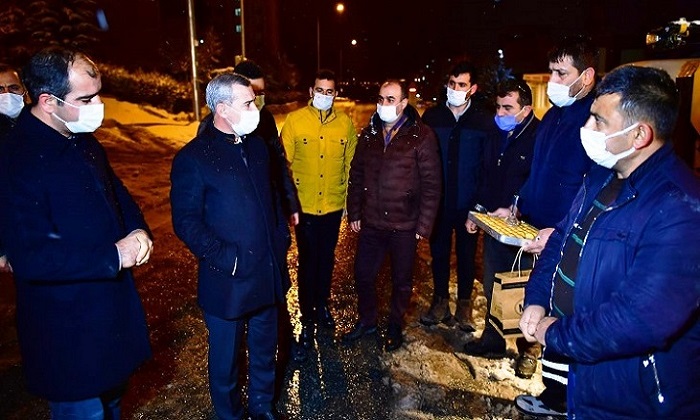 Yeşilyurt’ta Buzlanma Ve Dona Karşı Tuzlama Çalışmaları Devam Ediyor