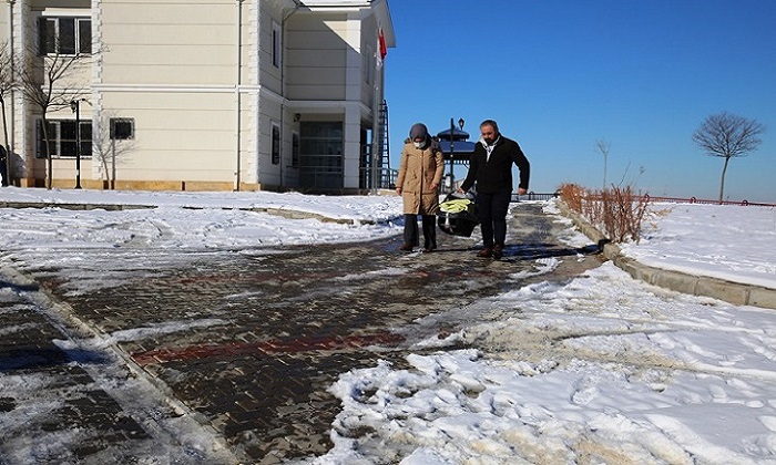 Battalgazi Belediyesi, Aşı Olacak Çocukların Ve Ailelerin Yardımına Koştu