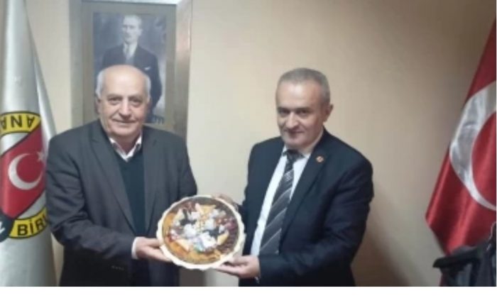 Anadolu Basın Birliği Genel Başkanı Zor’dan Başkan Dağ’a Plaket