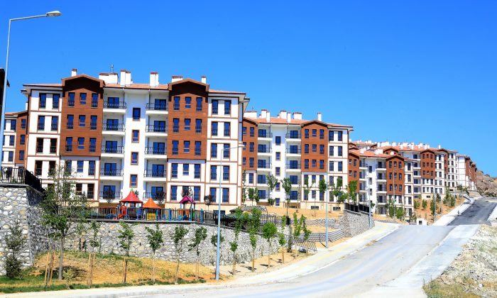 BAŞKAN GÜDER: “2 VE 3. ETAP KONUT KURALARI TEMMUZ’DA ÇEKİLECEK”