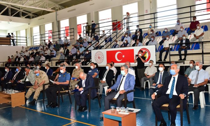 Vali Baruş, Akçadağ’da Kurum Yetkilileri ve Muhtarları Bir Araya Getirdi