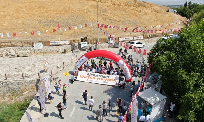 Kayısı Festivalinin İkinci Gününde 1.Ulusal Arslantepe Bisiklet Yarışı Yapıldı