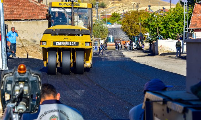 İhlas caddesinde asfalt çalışmaları tamamlandı