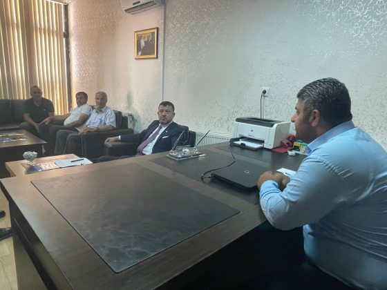 Ağbaba, Çiftçi Bir Hayvanını Satıp Diğer Hayvanına Yem Almak Zorunda Bırakıldı