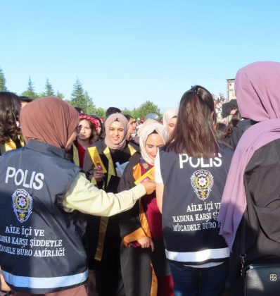 Malatya Emniyeti Görevlileri İnönü Üniversitesi Öğrencilerine KADES’i tanıttı