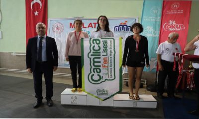 Özel Çamlıca Koleji Sporcusu 10. Sınıf Öğrencisi Şevval Akyol Yüzmede Malatya Birincisi Oldu
