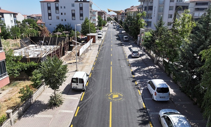 Başkan İlhan Geçit; Yeşilyurt’ta Yol ve Kaldırım Çalışmaları Planlı Yatırımlarla Sürüyor