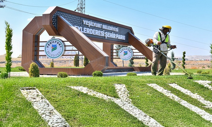 Yeşilyurt’ta Parklarda Konfor, Güvenlik ve Estetik Bir Arada Sunuluyor