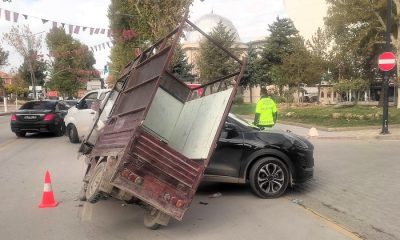 İnönü Caddesi’nde Yine Aynı Nokta Yine Kaza, Önlem Şart